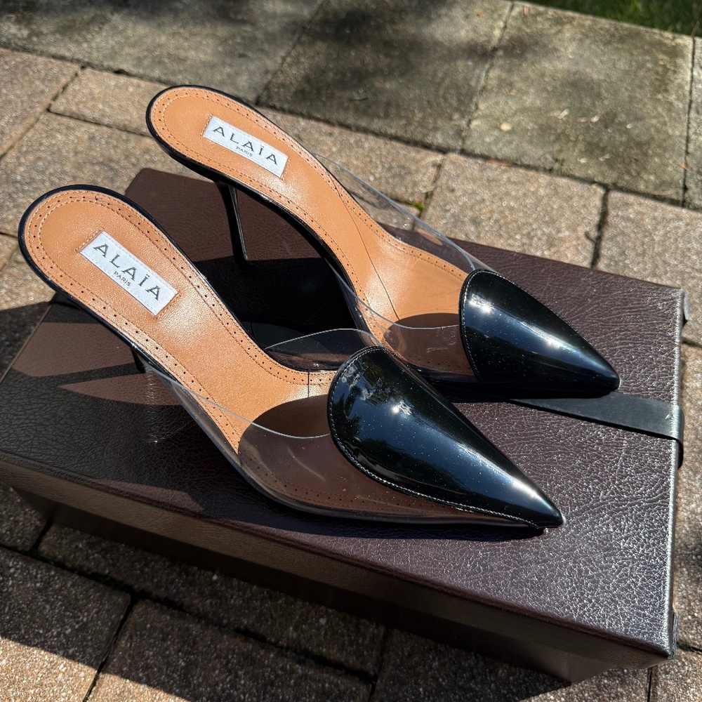ALAIA Coeur Mules